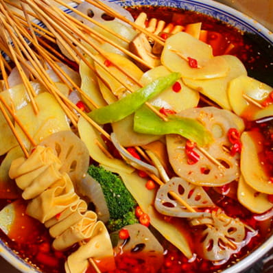 小吃摊卖串串麻辣烫 小吃摊卖串串麻辣烫